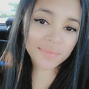 Meet your Posher, Liset beatriz